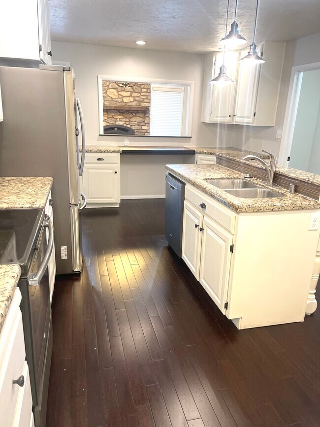 Foto del edificio - 1916 Coronado St