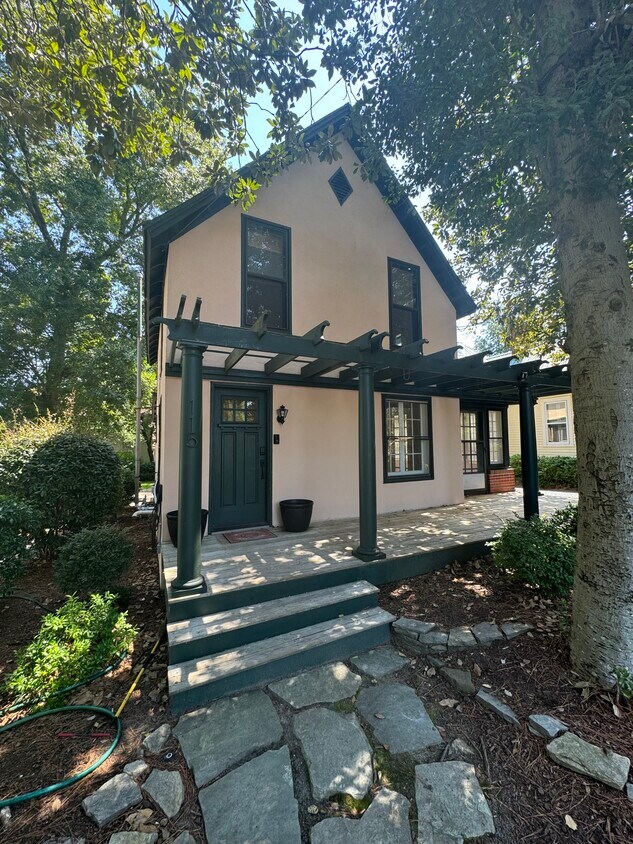 Foto principal - 115 E Vermont Ave