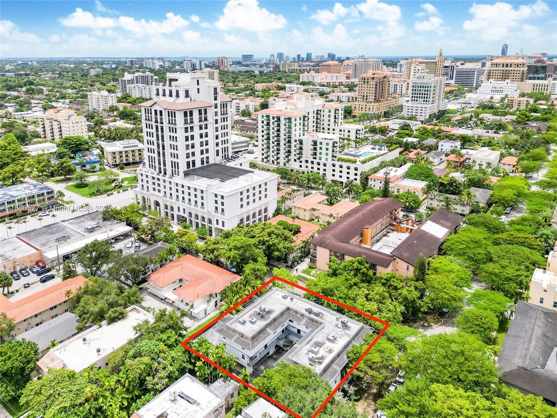 Primary Photo - 235 Antilla Ave