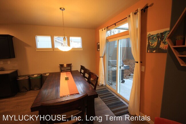 Building Photo - 4 br, 2.5 bath House - 2305 NE Donegon Rd