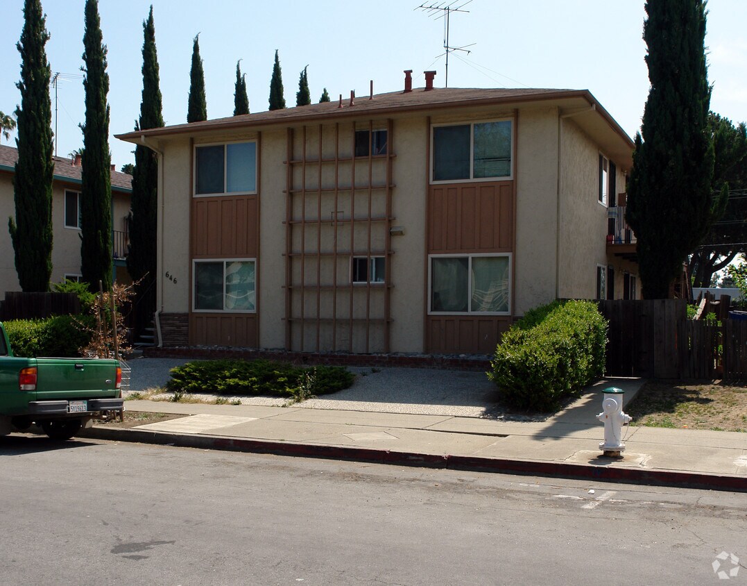 Building Photo - 646 Grand Fir Ave