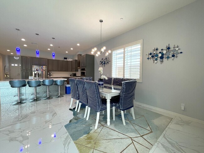 Building Photo - AVAILABLE NOW! GORGEOUS 4 Bed 3 Bath Home ...