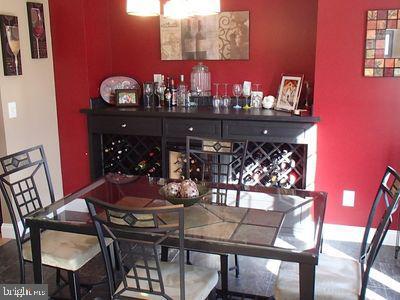 Foto del edificio - 986 Whispering Oak Ln