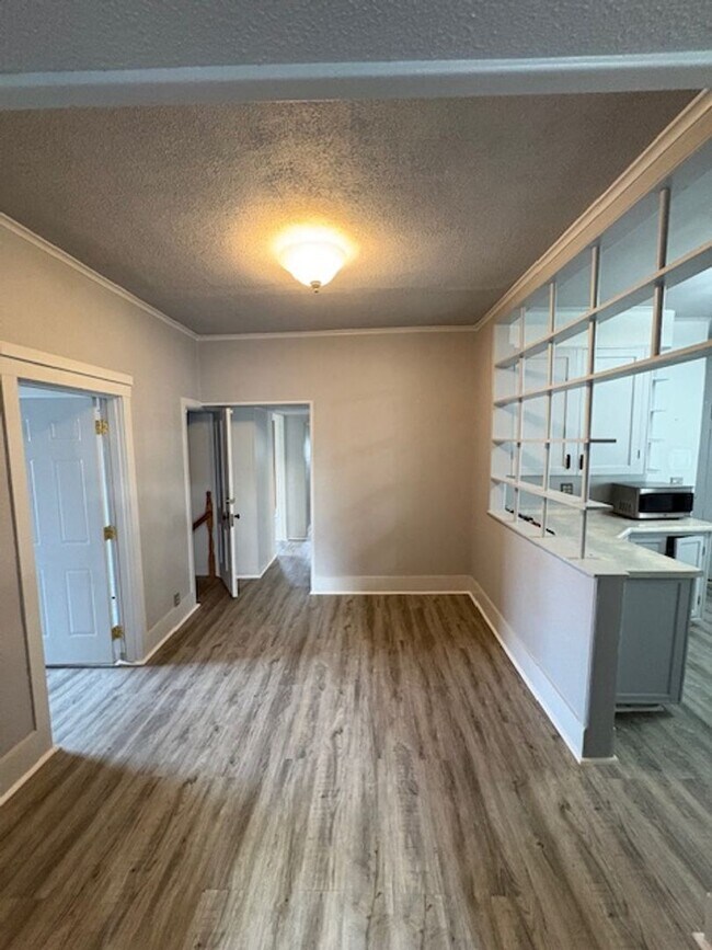 Foto del edificio - 901 NE Glen Oak Ave