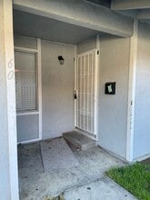 Building Photo - 60 Villa Cir