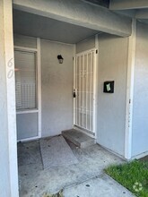 Building Photo - 60 Villa Cir