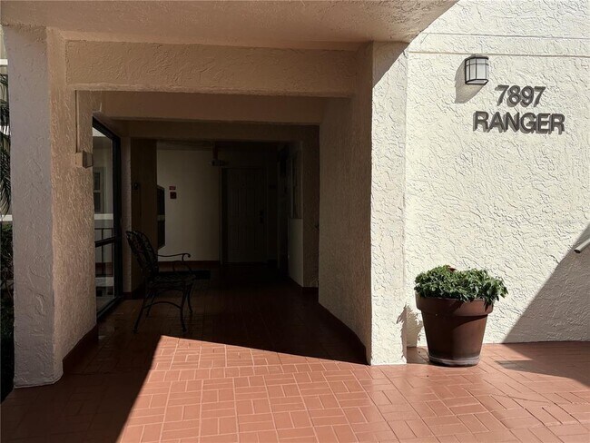 Foto del edificio - 7897 Sailboat Key Blvd S