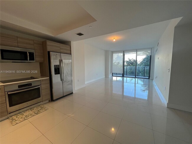 Foto del edificio - 121 NE 34th St