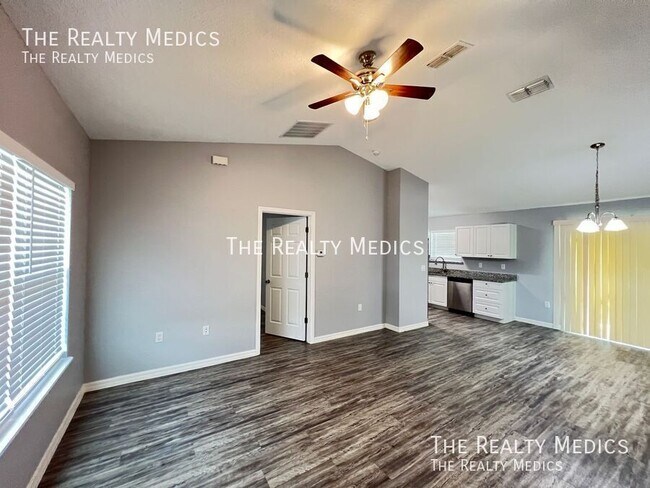 Foto del edificio - 2839 SW 165th Pl