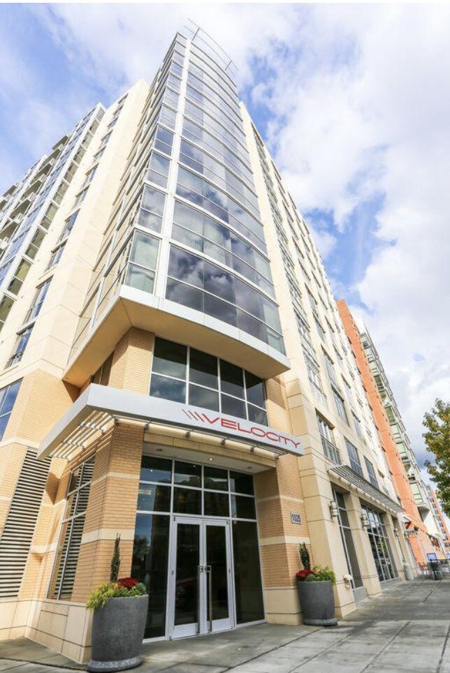 Velocity Condos, a 1 cuadra de la estación de metro Navy Yard. - 1025 First St SE