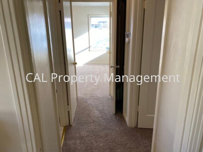 Building Photo - COSC-Wilson Duplex