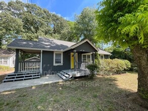 Building Photo - 2100 Cavanaugh Ave SE