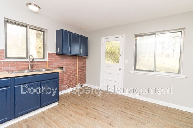 Building Photo - 3600 Oakland Ter