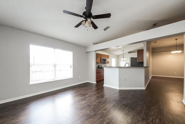Building Photo - 936 Welch Hill Cir