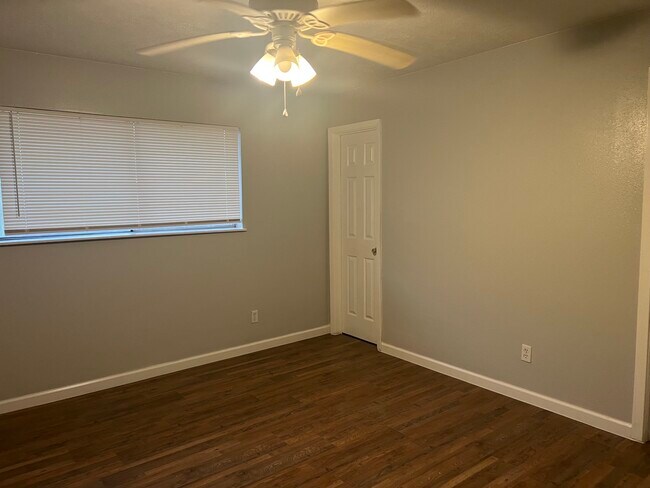 Building Photo - 6742 Indian Lake Dr