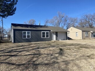 Building Photo - 840 Navaho Ave