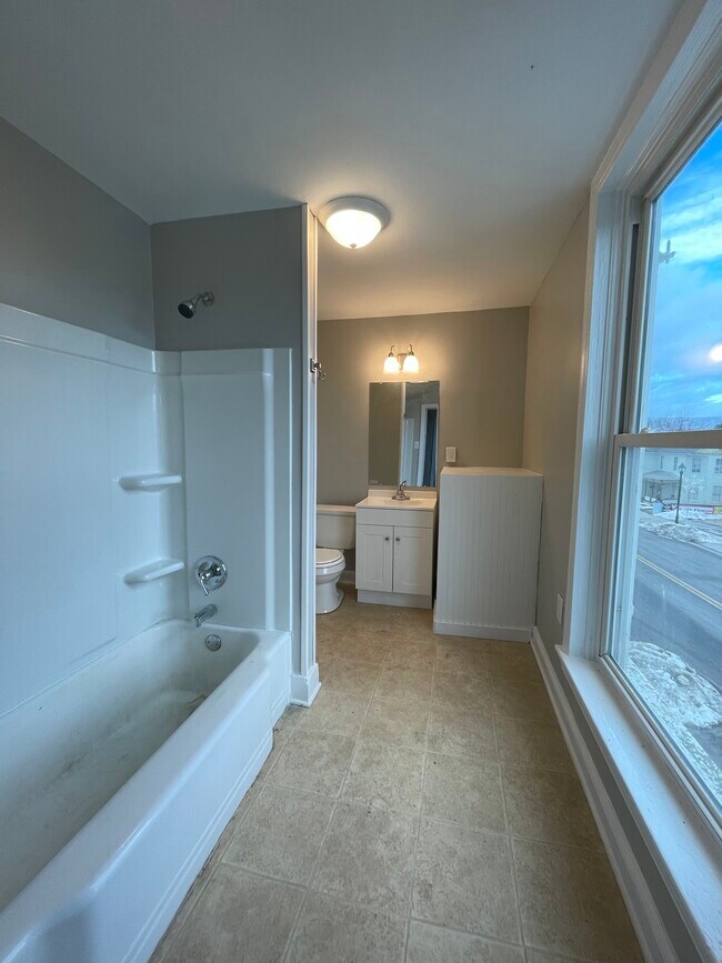 221 W King St Unit 2, Strasburg, VA 22657 Apartments in Strasburg, VA