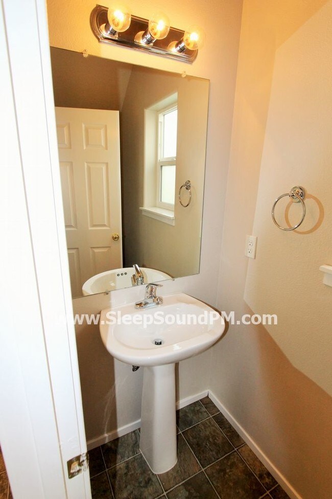 Building Photo - 5832 Glen Echo Ave