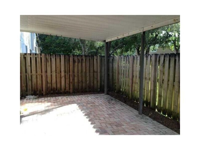 Foto del edificio - 5033 SW 121st Terrace