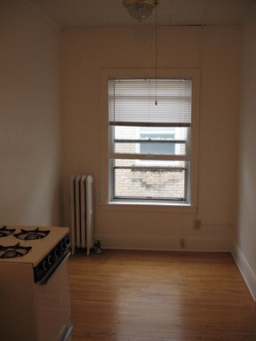 Building Photo - 608 Lincoln Ave