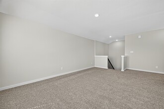 Building Photo - 3050 Marble Wy