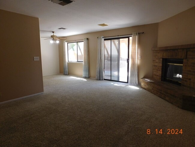 Foto del edificio - 225 Washington Way