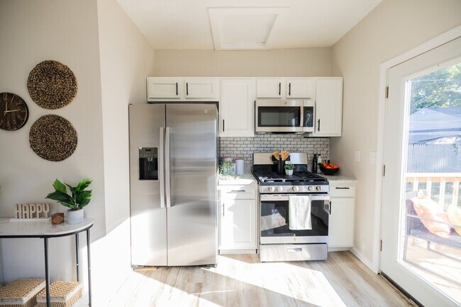 Foto del edificio - Updated 2-bedroom house $985