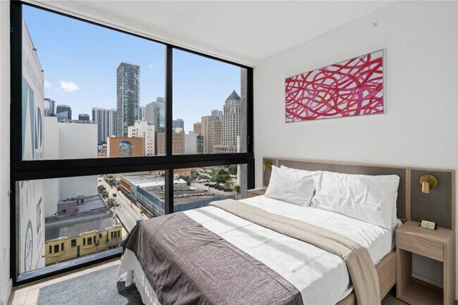 Foto del edificio - 225 N Miami Ave