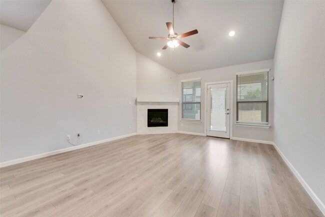 Building Photo - 1412 Monarch Trl