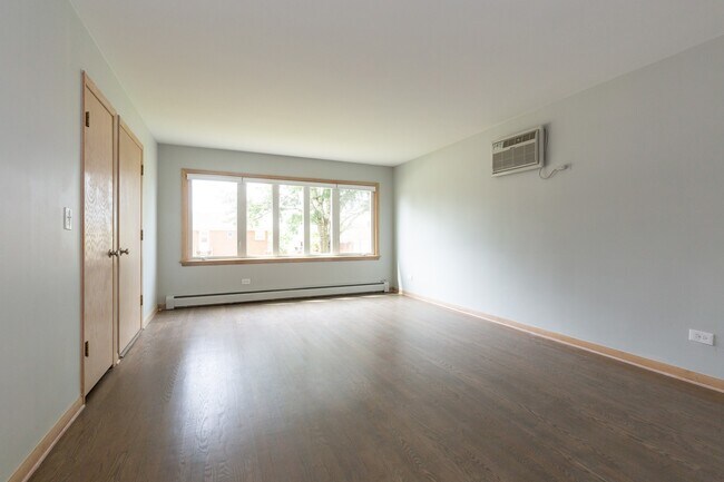 Foto del edificio - 8556 W Argyle St