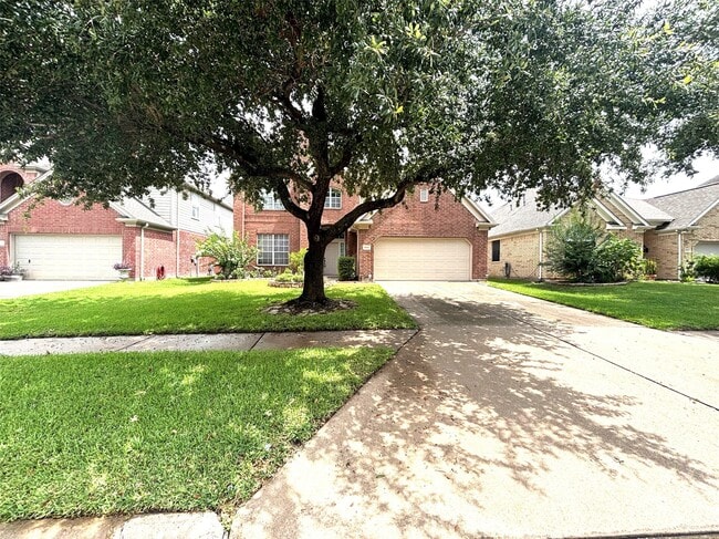 Foto del edificio - 9514 Leaning Tree Ln