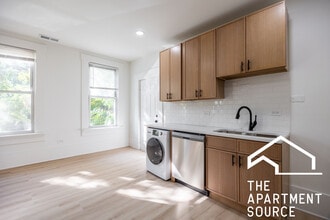 Building Photo - 2301 N Leavitt St