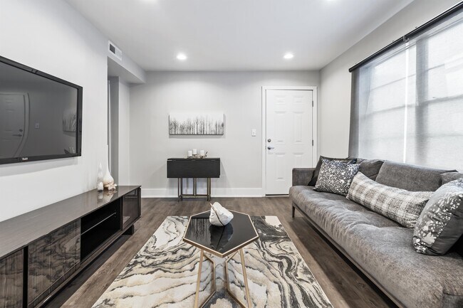 Foto del edificio - 909 Briarcliff Rd NE