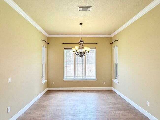 Building Photo - 2610 Caldwell Cir