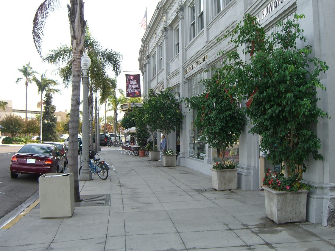 Primary Photo - 1156 Orange Ave