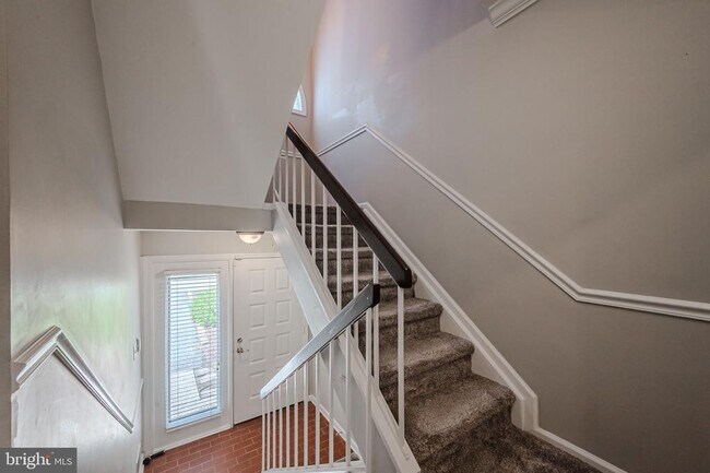 Foto del edificio - 805 Birch Ln