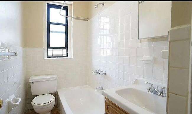 Building Photo - 1 bedroom in Bronx NY 10463