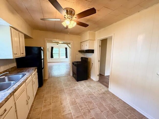 Foto del edificio - 907 N Harrison St