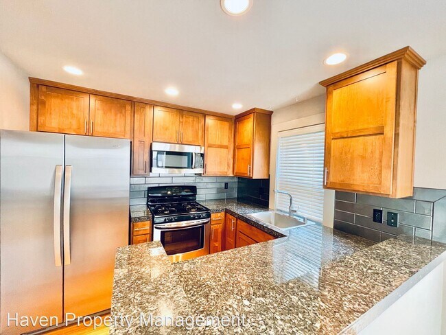 Building Photo - 2 br, 2.5 bath House - 3624 B Palatine Ave N