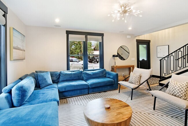 Foto del edificio - Summer in Downtown, historic Breckenridge! Luxury Home, Walk to Everything!