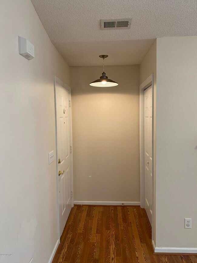 Foto del edificio - 3611 Elizabeth Ave