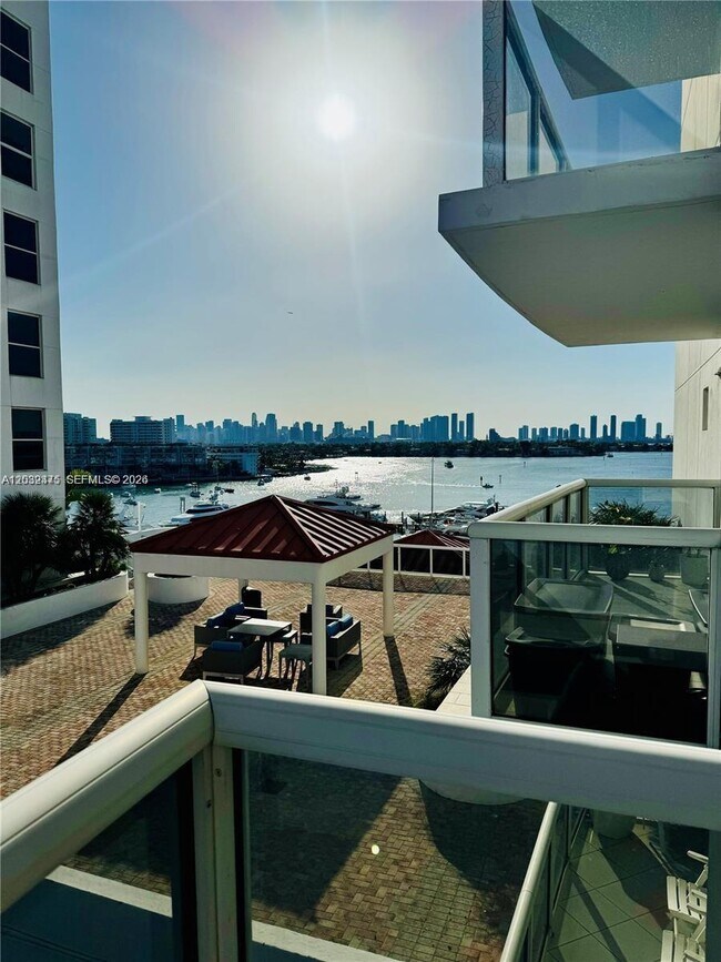 Foto del edificio - 1900 Sunset Harbour Dr