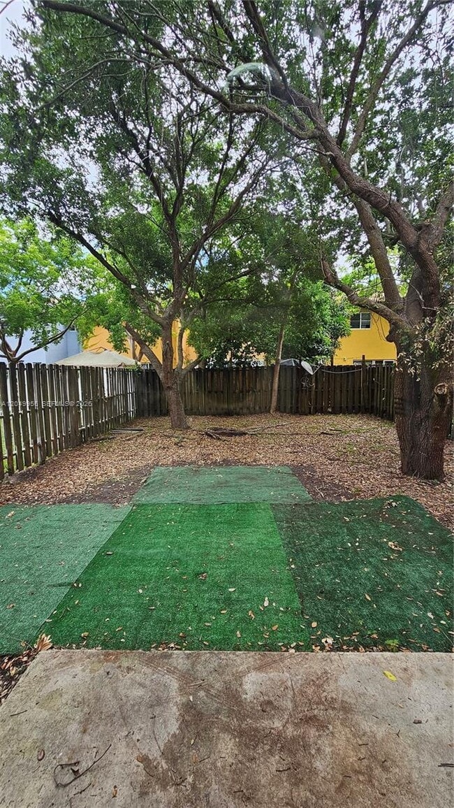Foto del edificio - 785 SW 6th Pl