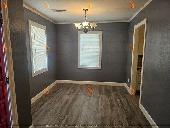 Foto del edificio - Ready for Immediate move : 3 Bed 1 Bath ho...