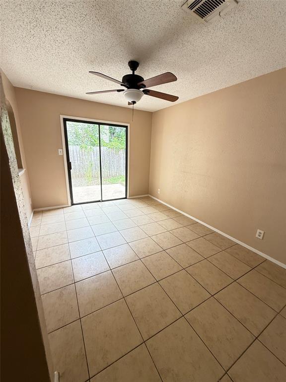 Building Photo - 507 Live Oak Dr