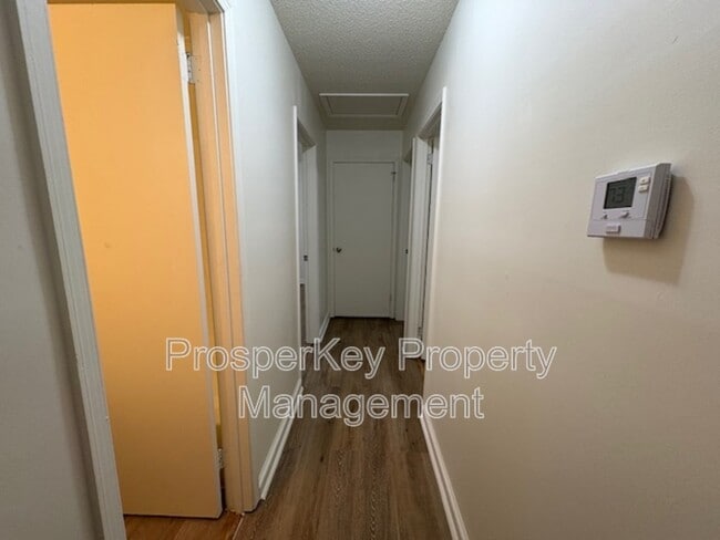 Building Photo - 2024 Yancey Ave