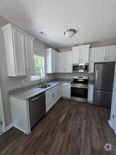 Building Photo - 814 Jackson Dr