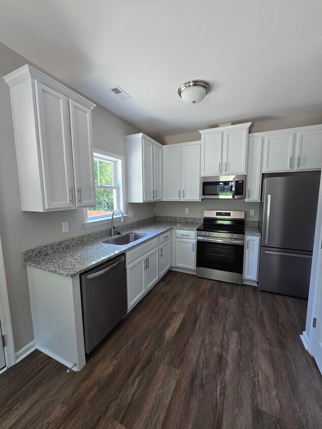 Foto principal - 814 Jackson Dr