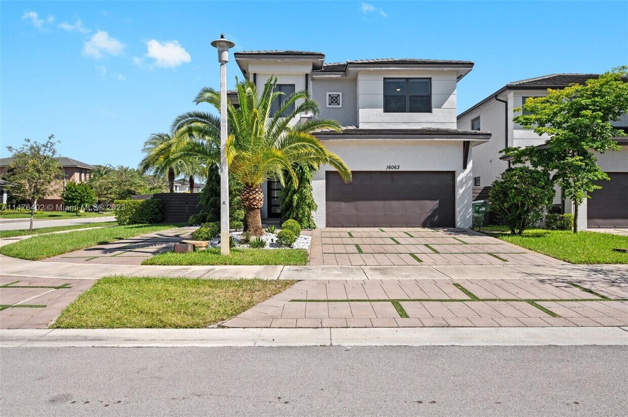 Foto principal - 16063 NW 88th Ct