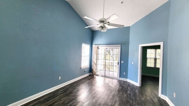 Foto del edificio - Beautiful Three Bedroom Condo available fo...